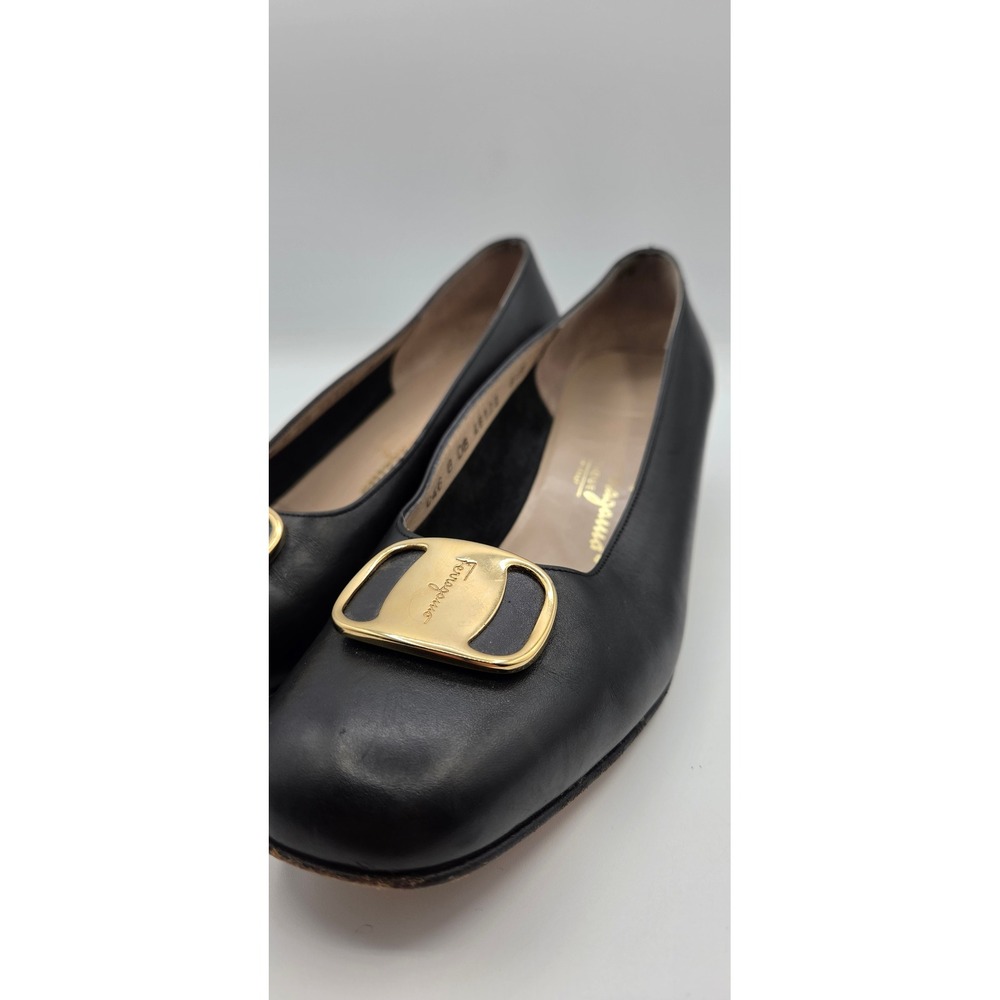 Salvatore Ferragamo Gancini Women's Pumps 8.5 B Black Leather Gold Buckle Italy - Picture 11 of 14
